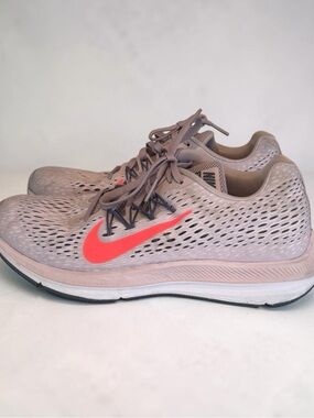 Nike Air Zoom Winflo 5 Particle Rose Running Shoes - Women's Size 9